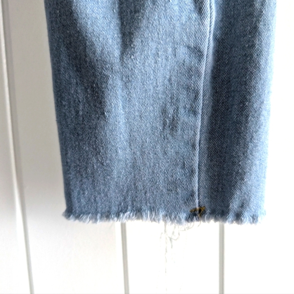 Distressed Light Blue Jeans - Picture 4 of 5